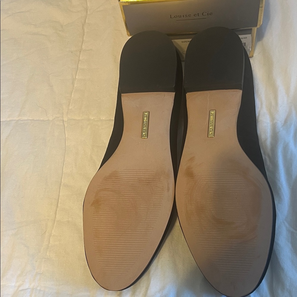 Louise et Cie Black Flats with Bow Detail - Picture 4 of 7